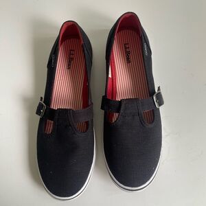 L.L. Bean Slip on Shoes 🖤❤️